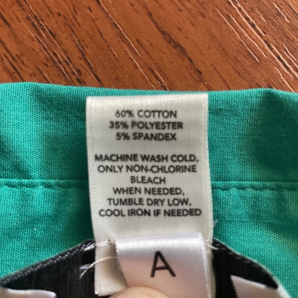 LOFT Tailored Cap Sleeve Buttondown - Picture 4 of 10